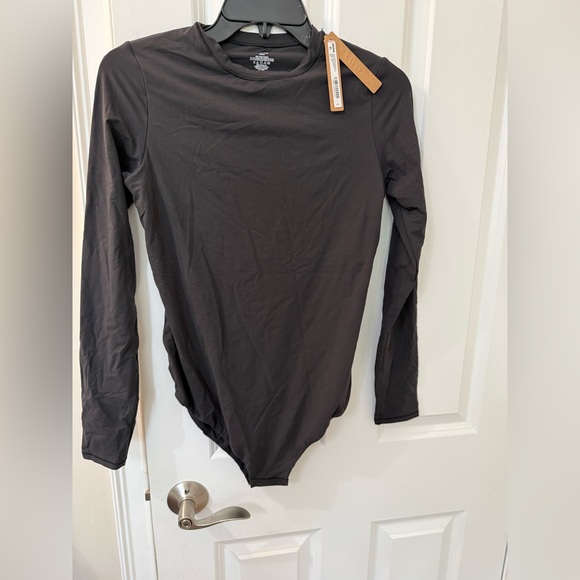NWT SKIMS Maternity Fits Everybody Black Long Sleeve Bodysuit - Picture 1 of 3